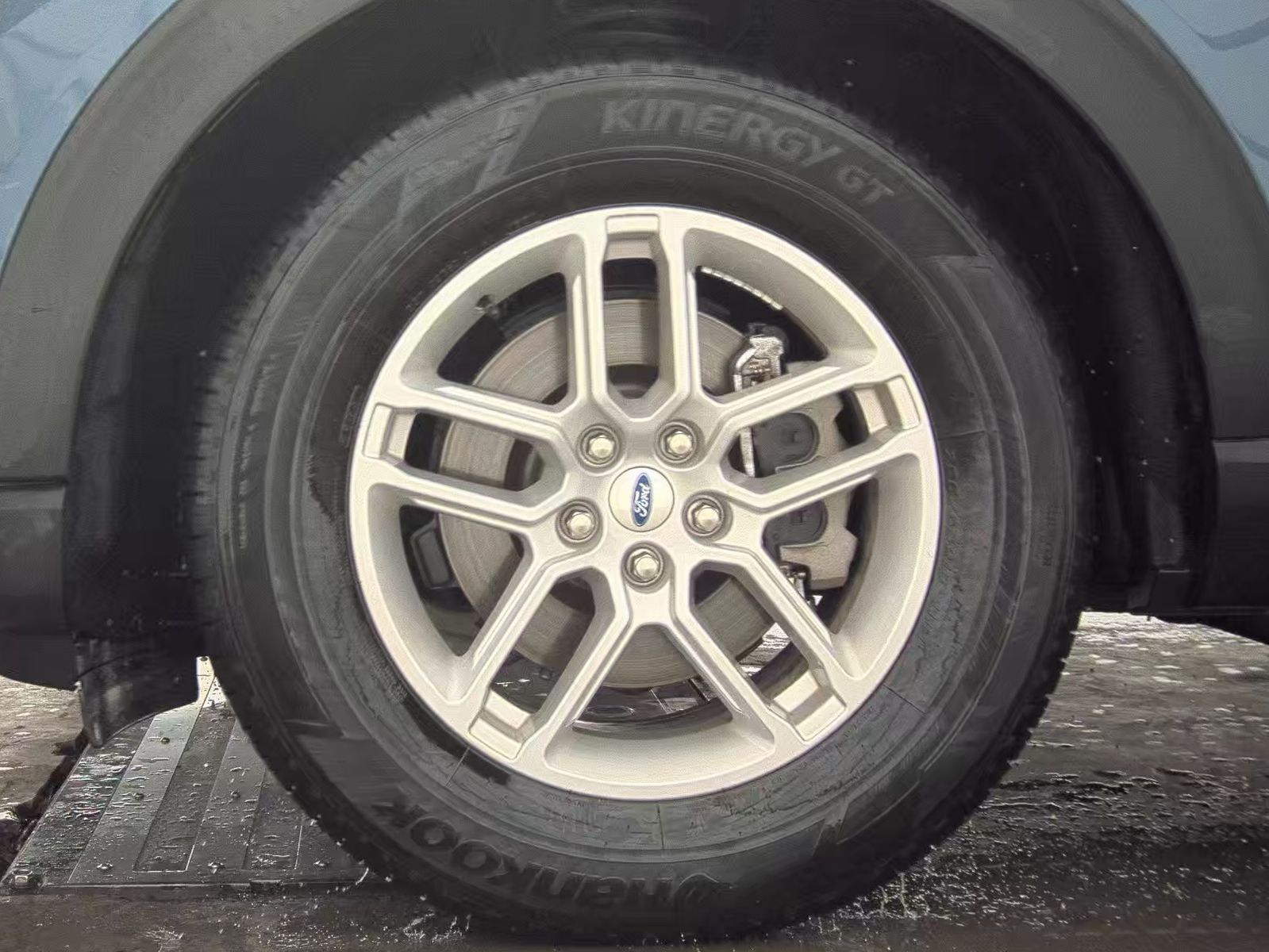 2025 Ford Explorer Active RWD