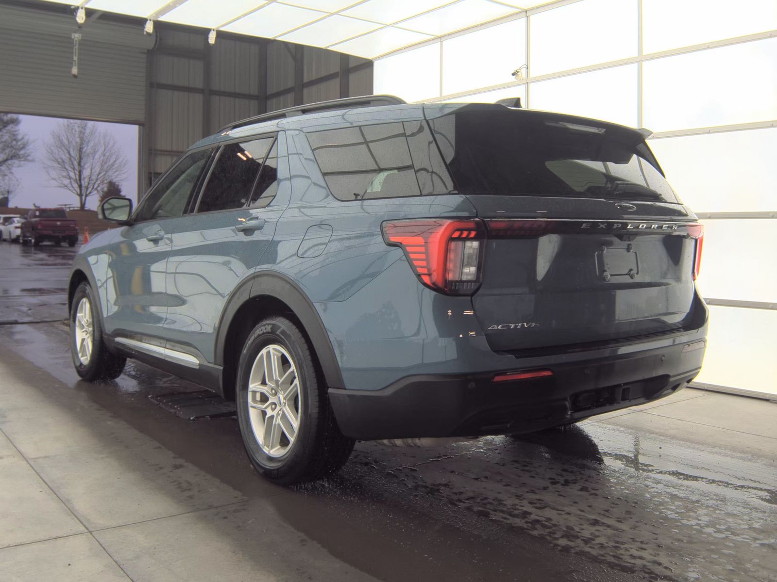 2025 Ford Explorer Active RWD