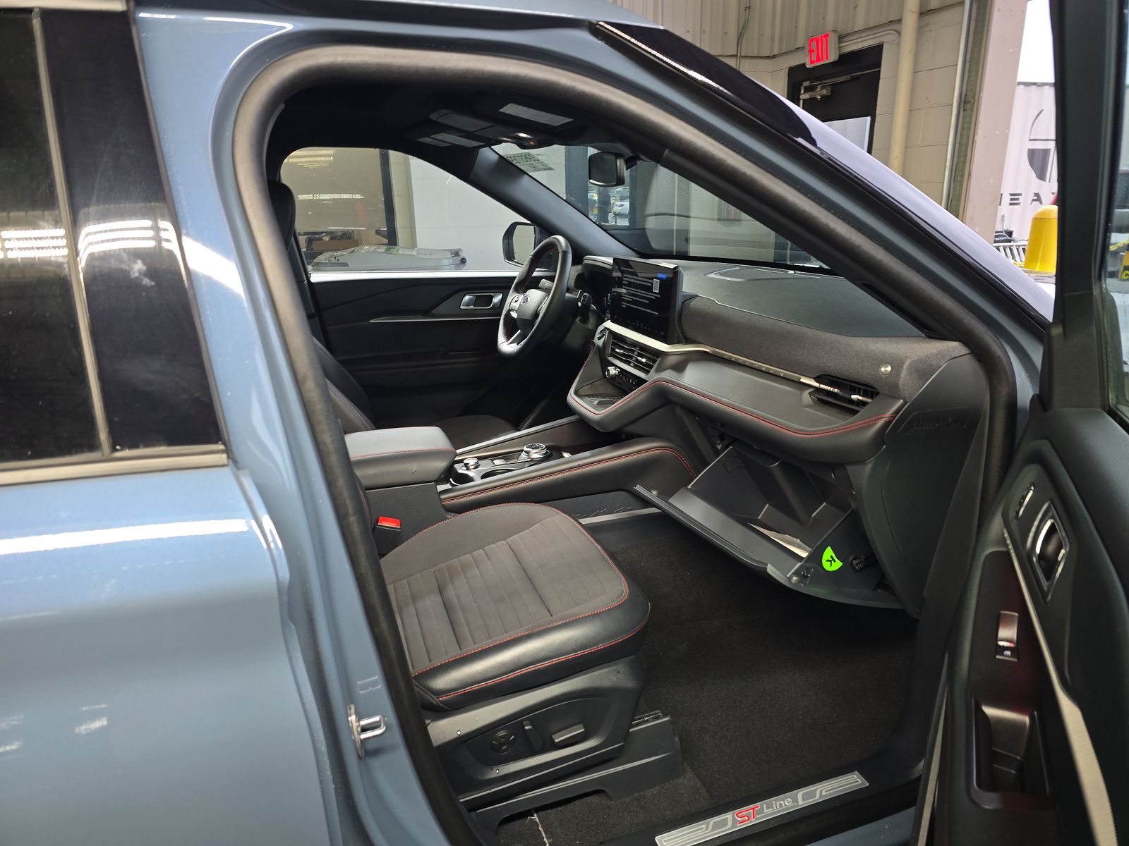 2025 Ford Explorer ST-Line AWD