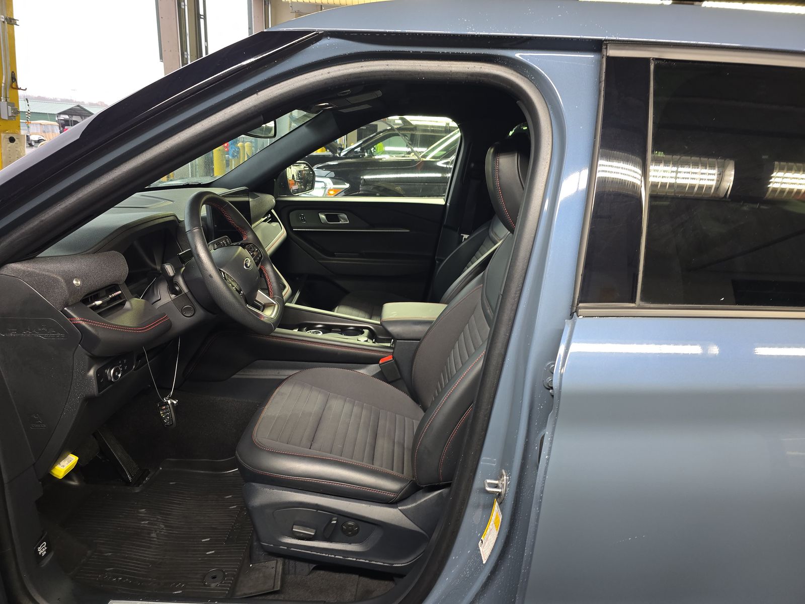 2025 Ford Explorer ST-Line AWD