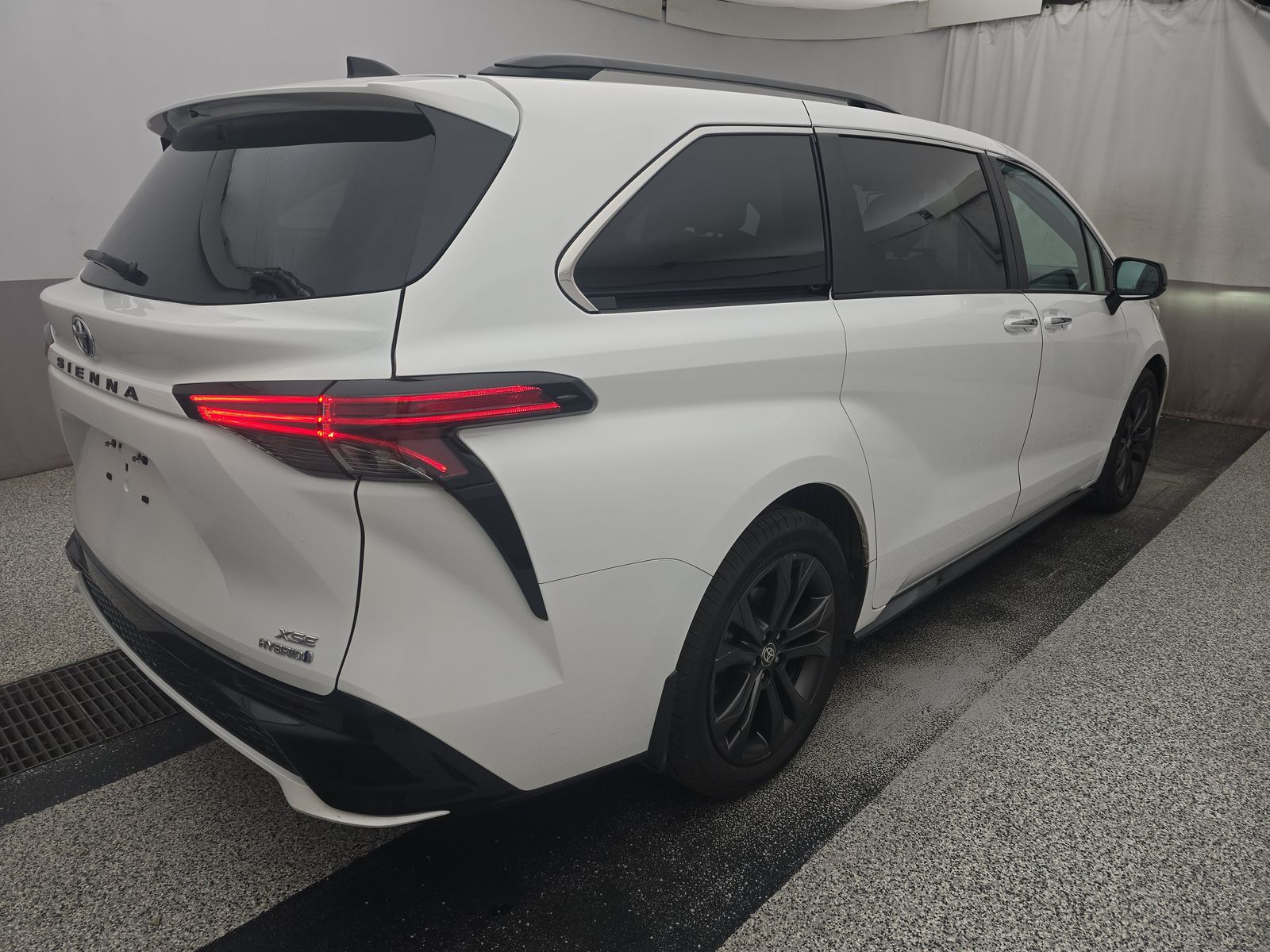 2024 Toyota Sienna XSE FWD