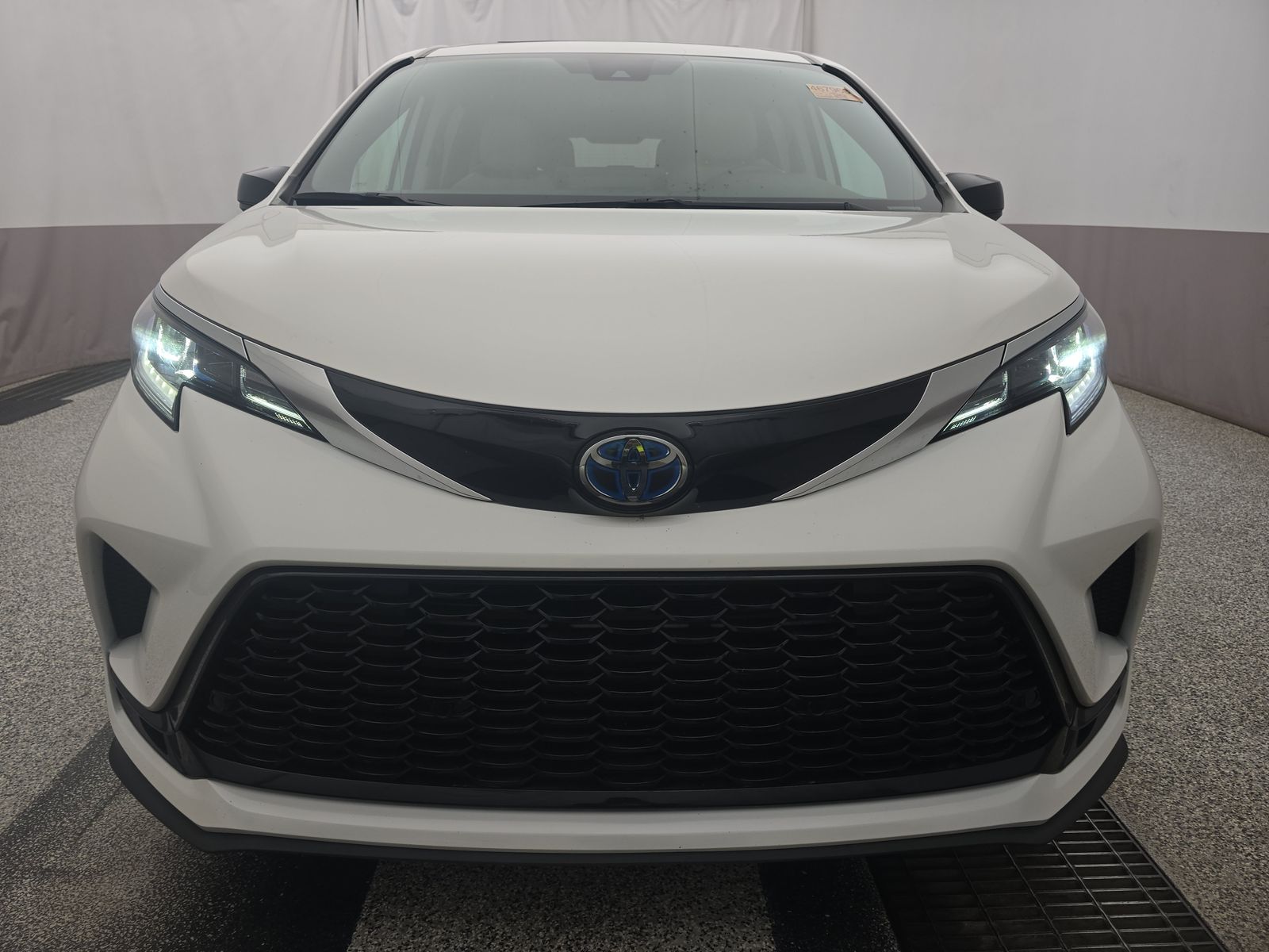 2024 Toyota Sienna XSE FWD