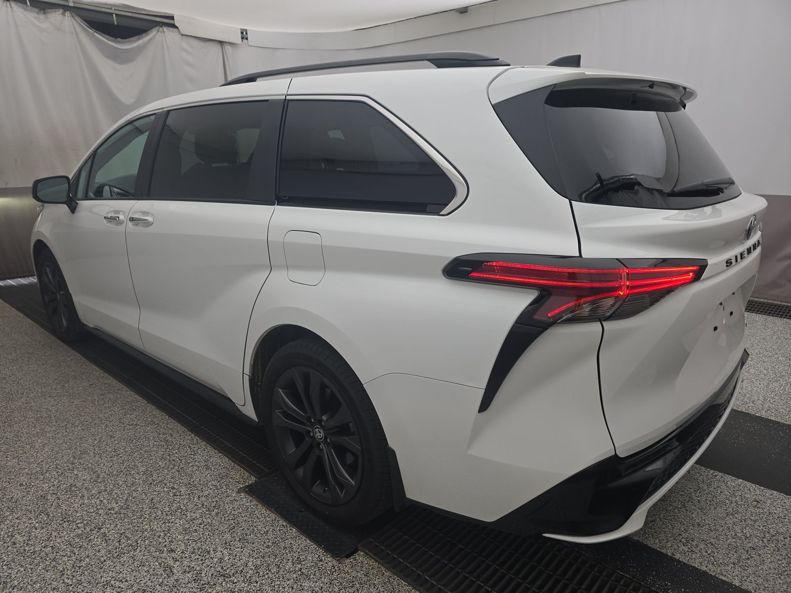 2024 Toyota Sienna XSE FWD