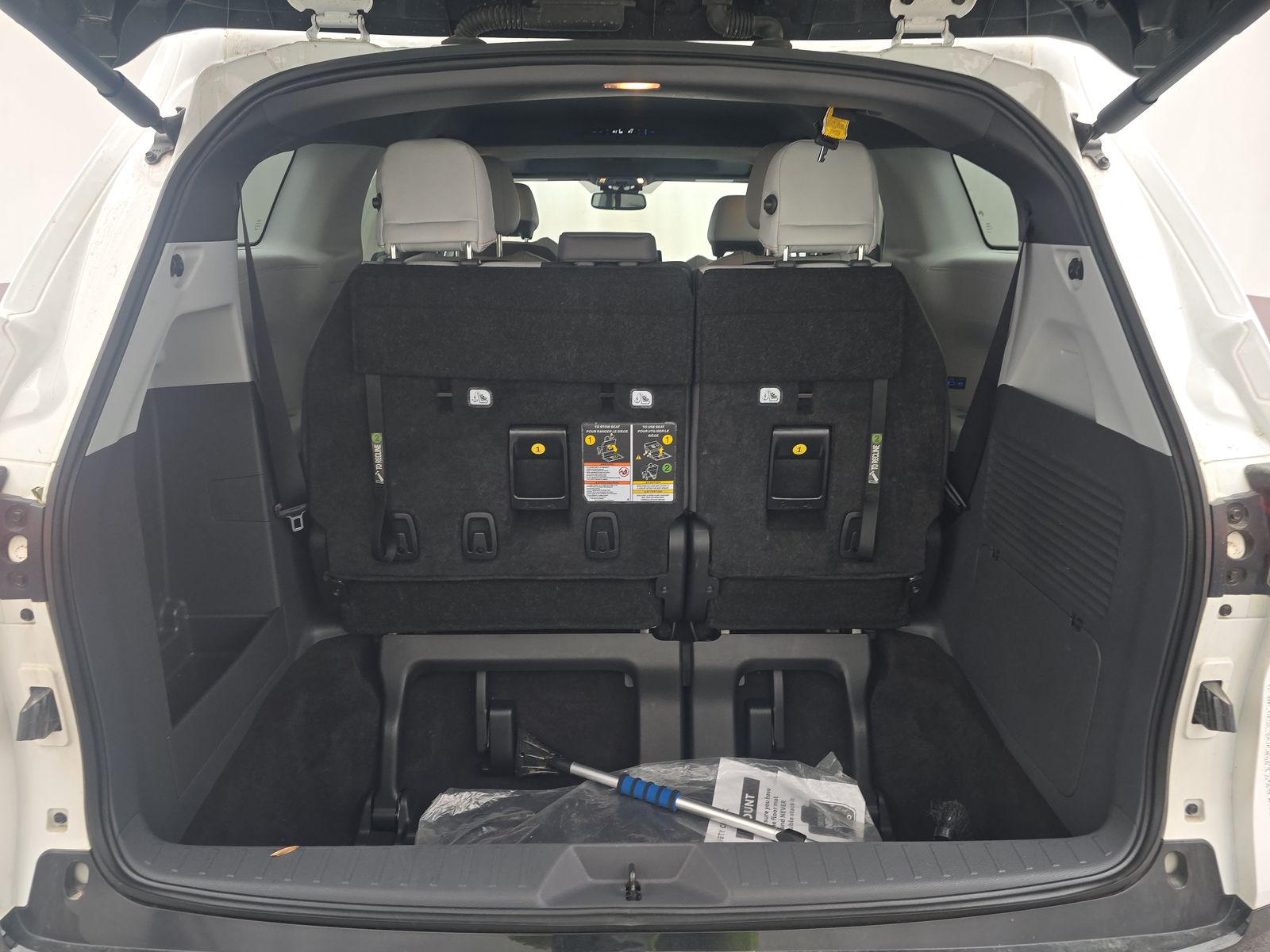 2024 Toyota Sienna XSE FWD