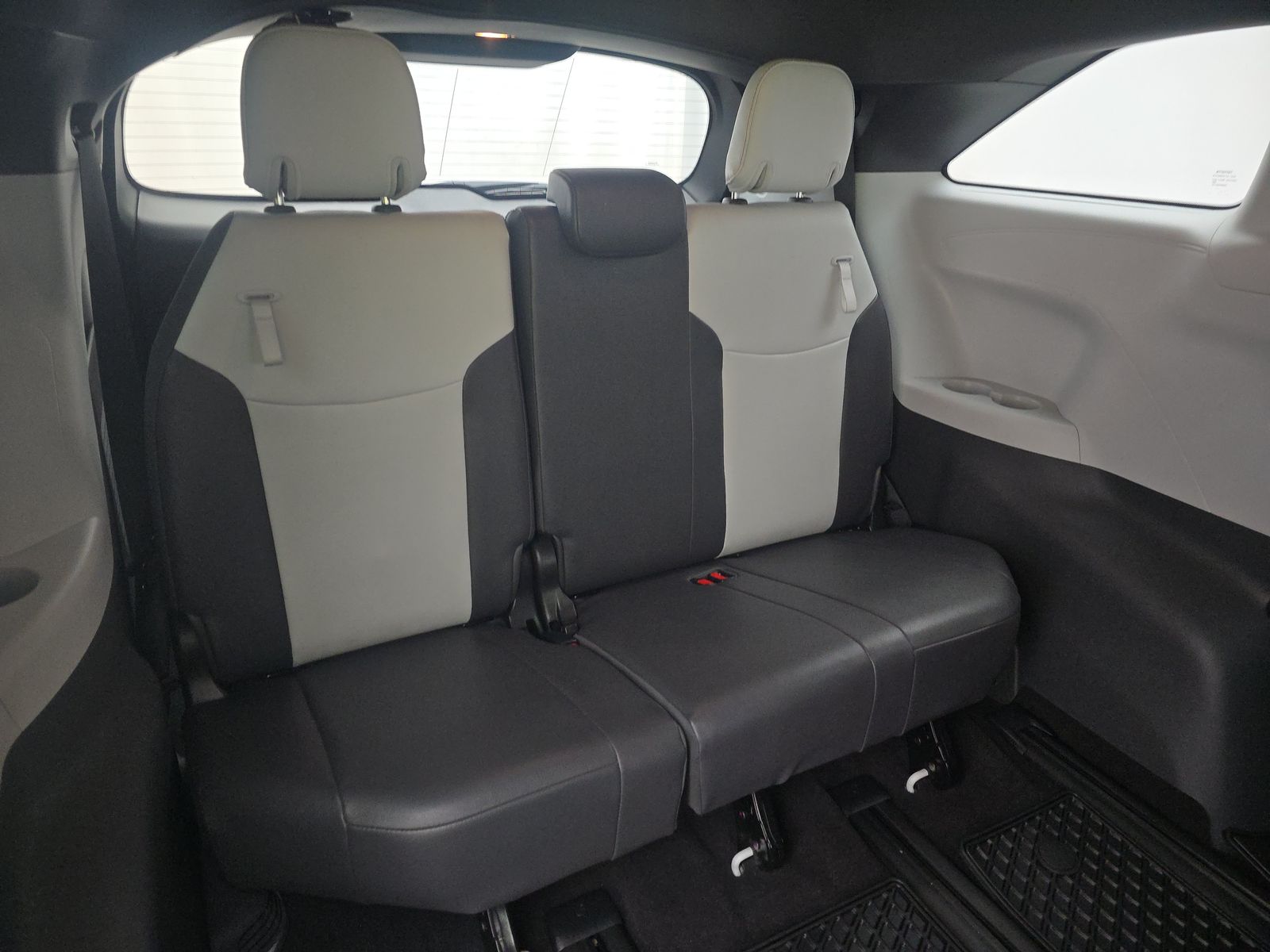 2024 Toyota Sienna XSE FWD