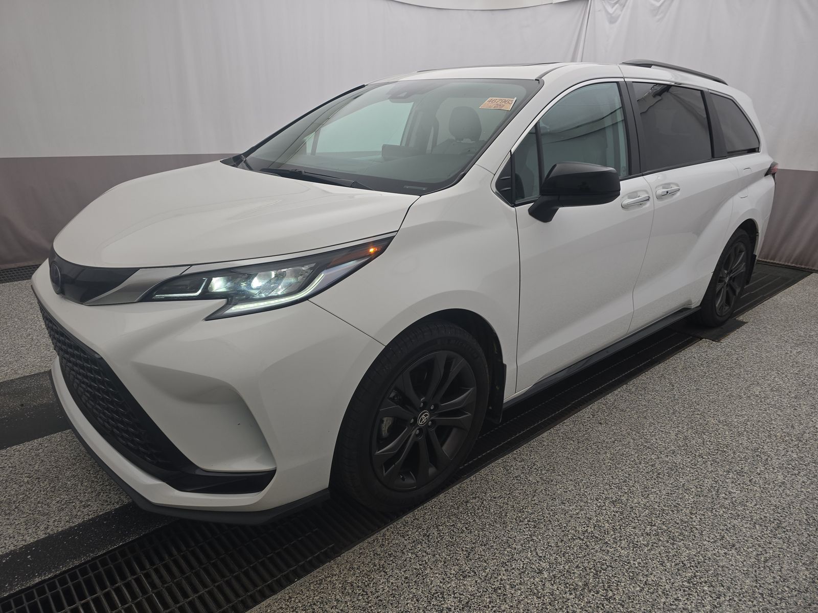 2024 Toyota Sienna XSE FWD