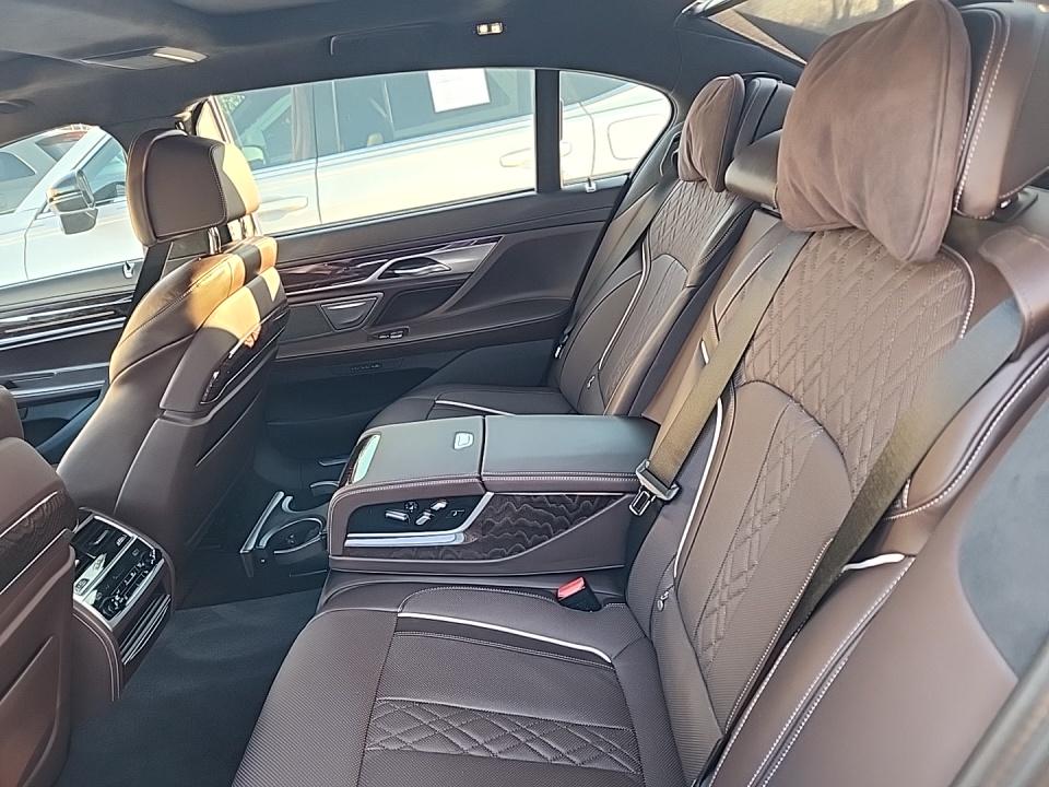 2022 BMW 7 Series 750i xDrive AWD