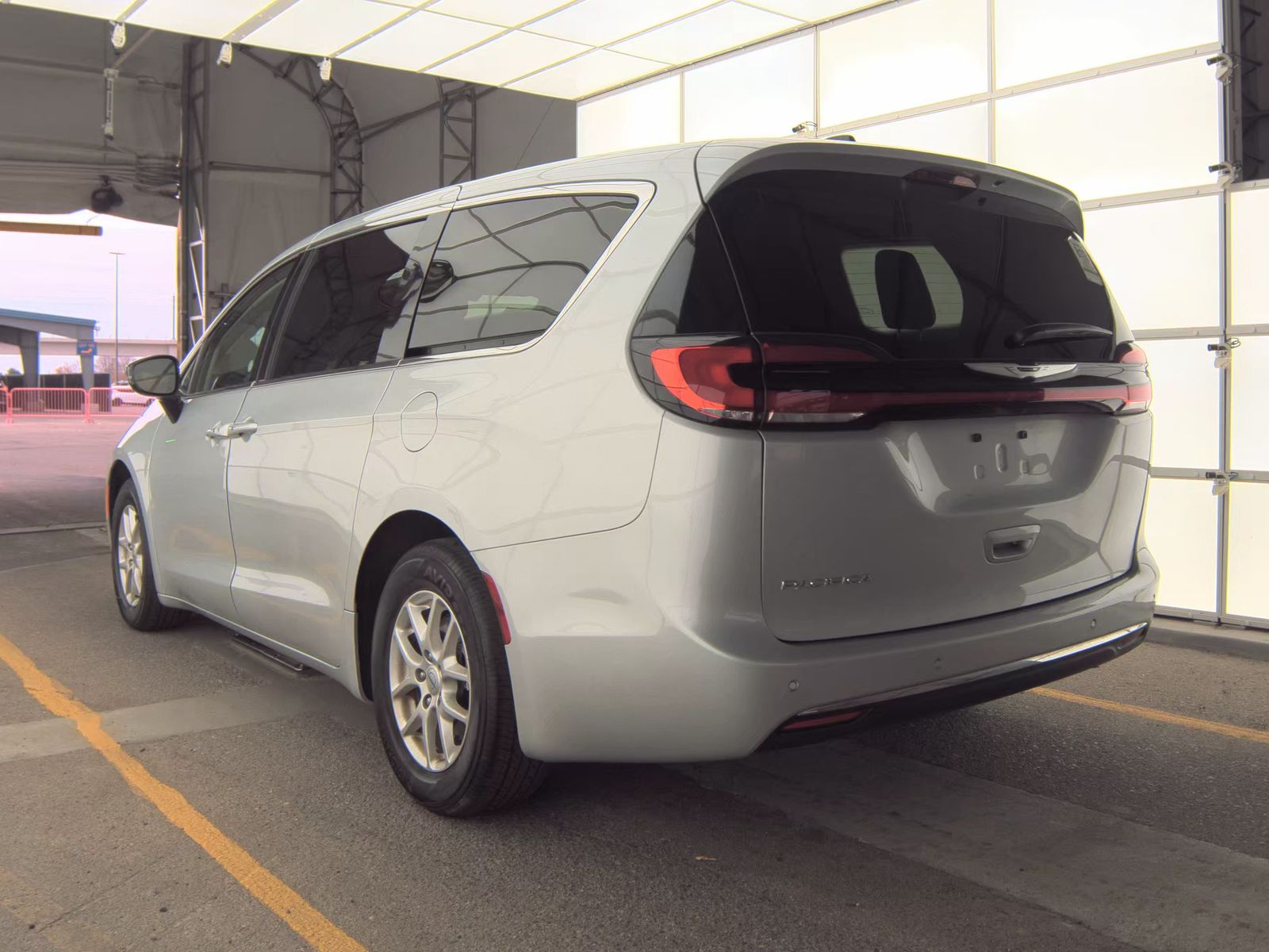 2024 Chrysler Pacifica Touring L FWD