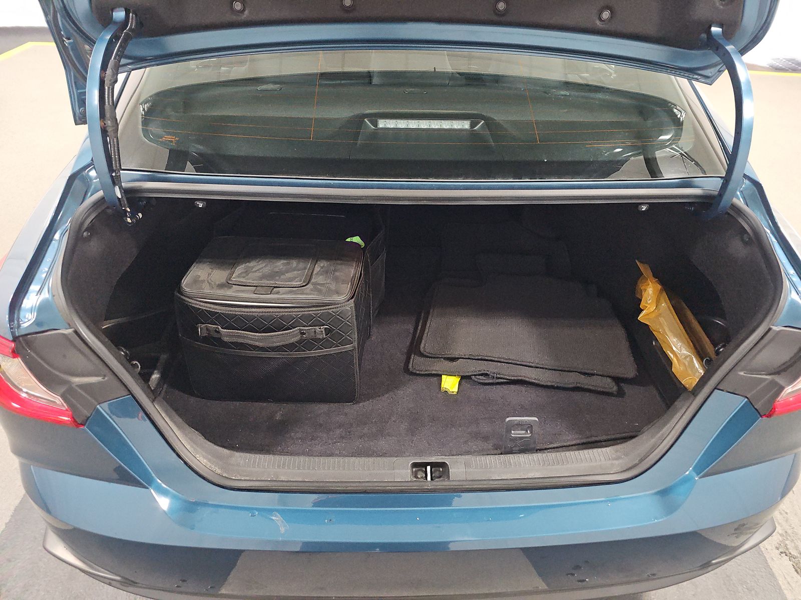 2025 Toyota Camry SE FWD