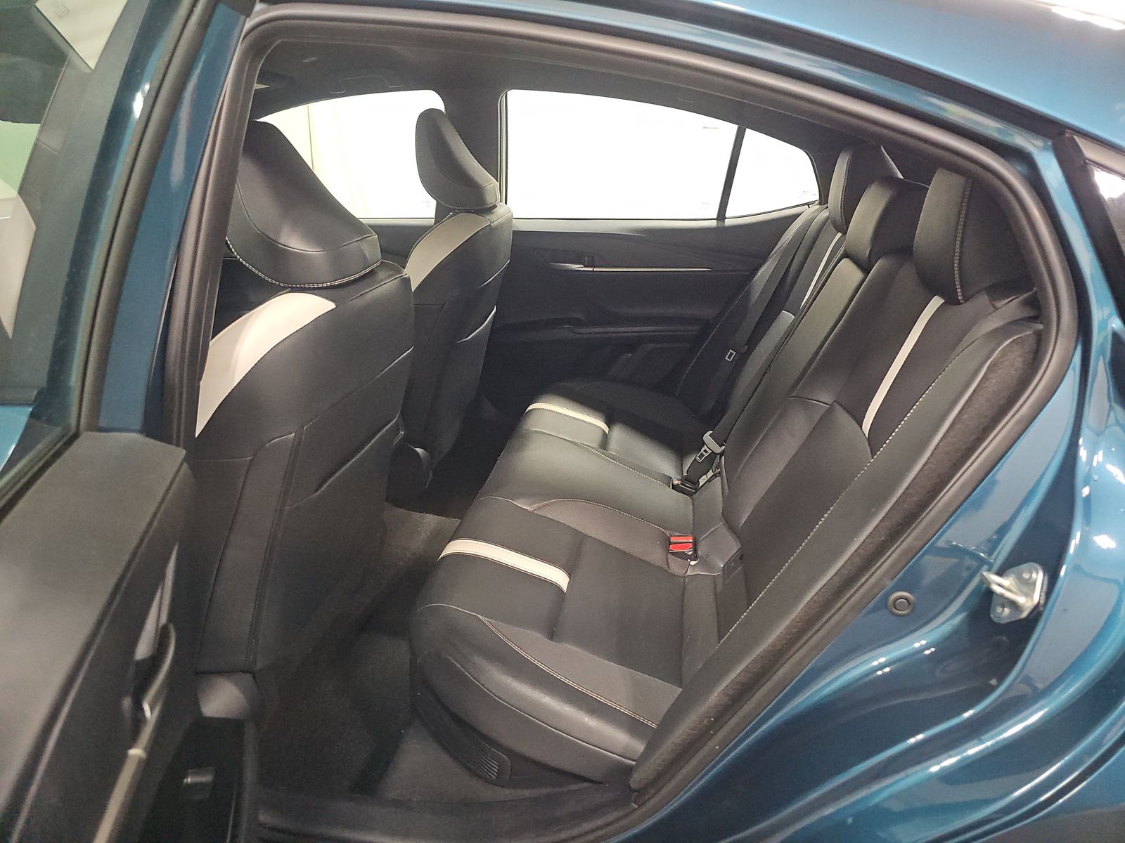 2025 Toyota Camry SE FWD