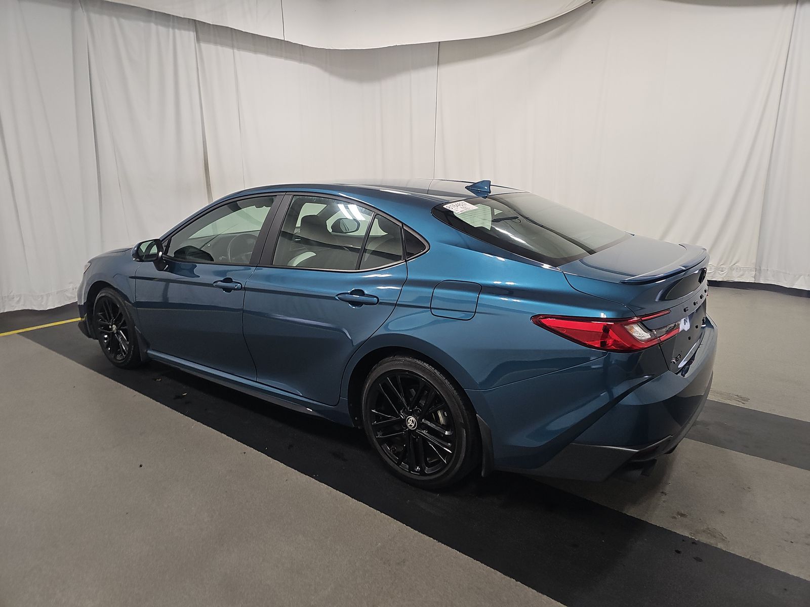 2025 Toyota Camry SE FWD