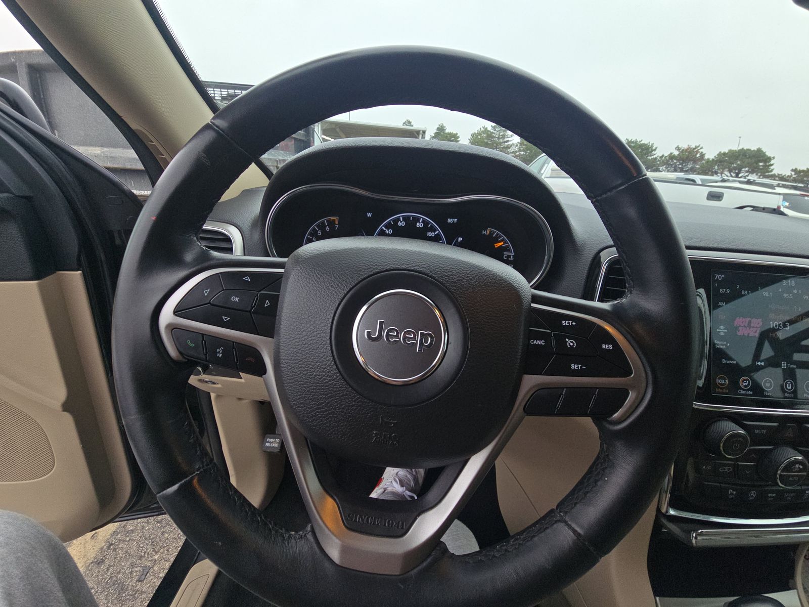 2022 Jeep Grand Cherokee Laredo E AWD