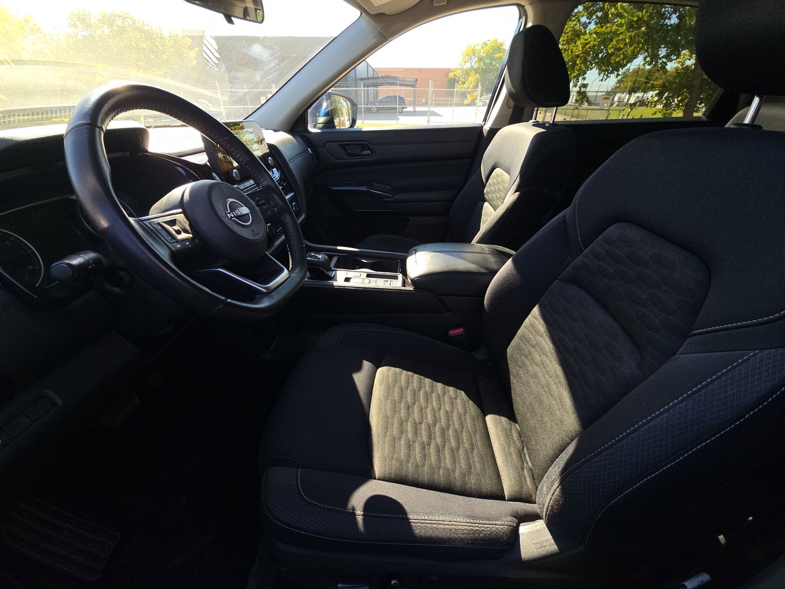 2024 Nissan Pathfinder SV FWD