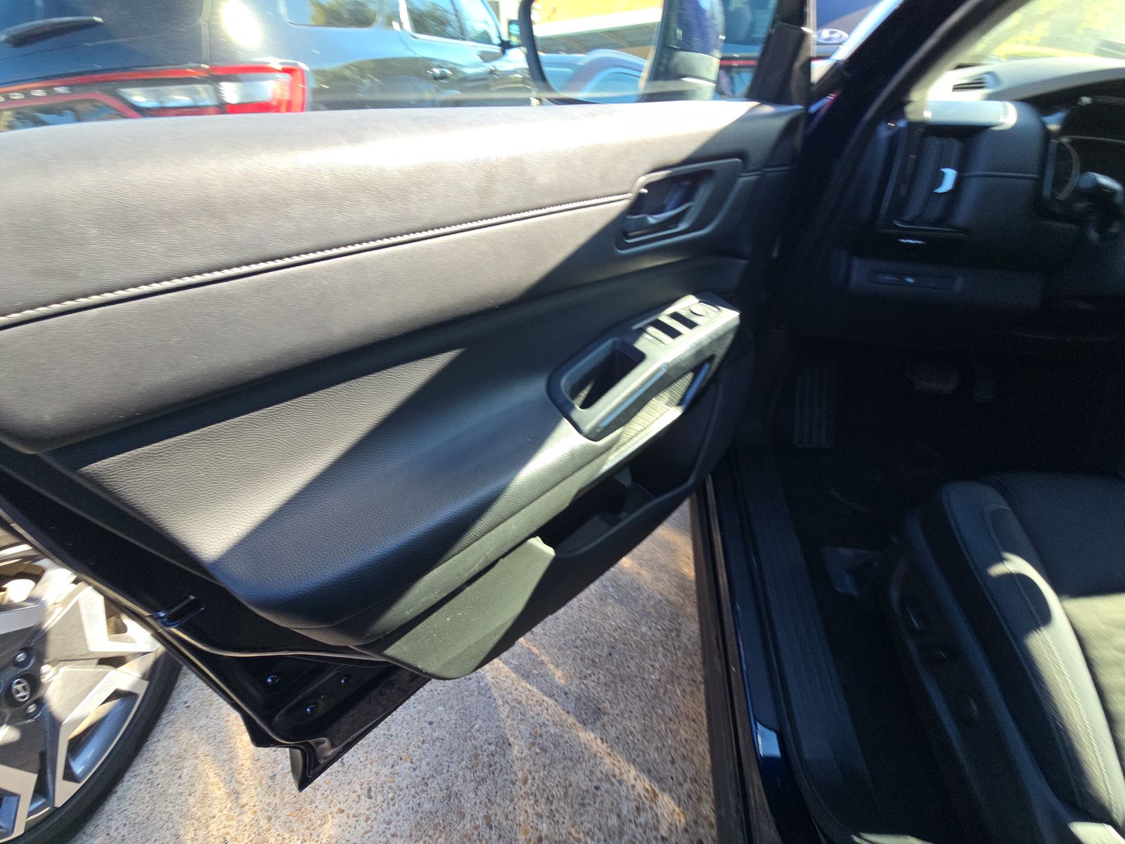 2024 Nissan Pathfinder SV FWD