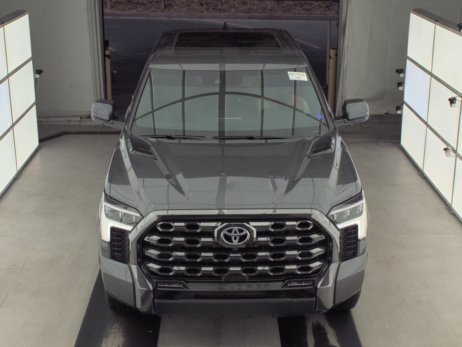 2023 Toyota Tundra Hybrid Platinum AWD