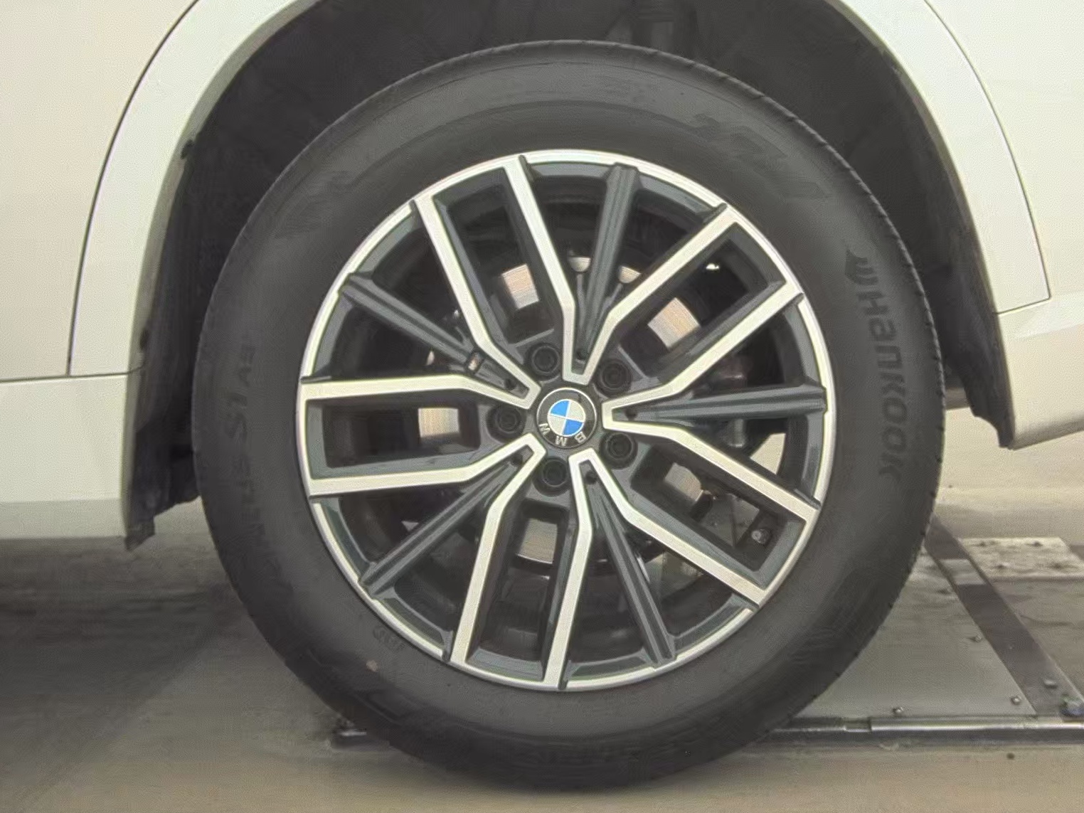 2025 BMW X1 xDrive28i AWD