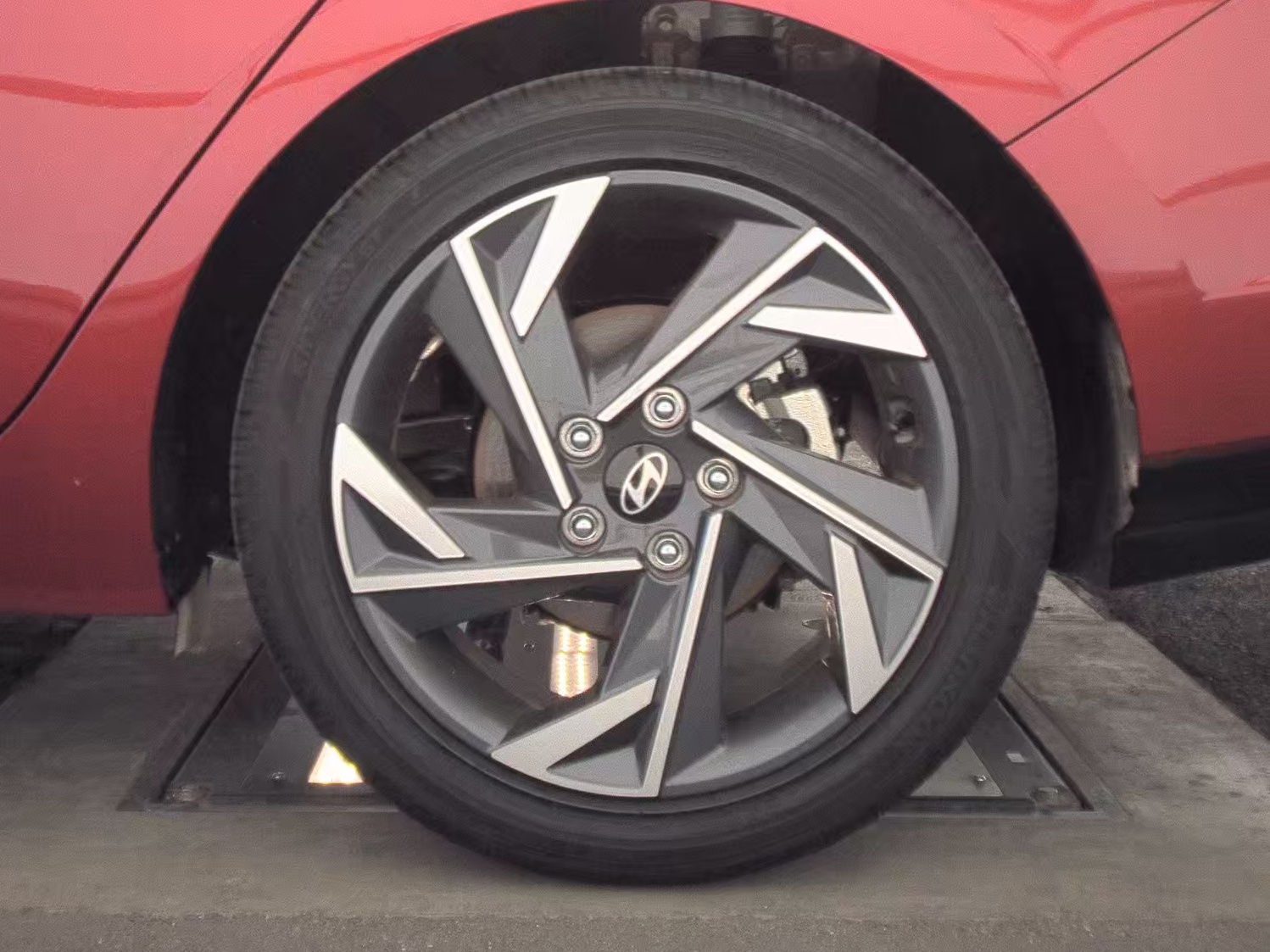 2025 Hyundai Elantra Hybrid Limited FWD