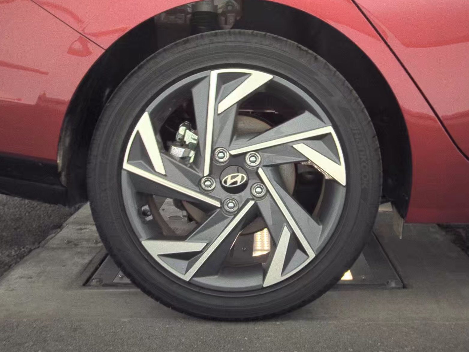 2025 Hyundai Elantra Hybrid Limited FWD