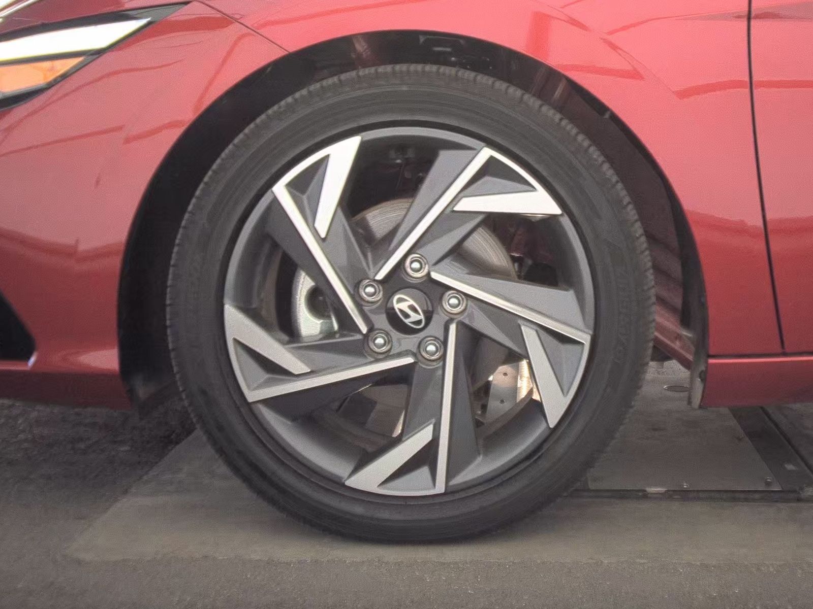 2025 Hyundai Elantra Hybrid Limited FWD