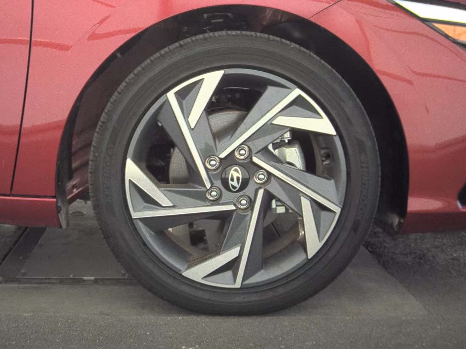 2025 Hyundai Elantra Hybrid Limited FWD