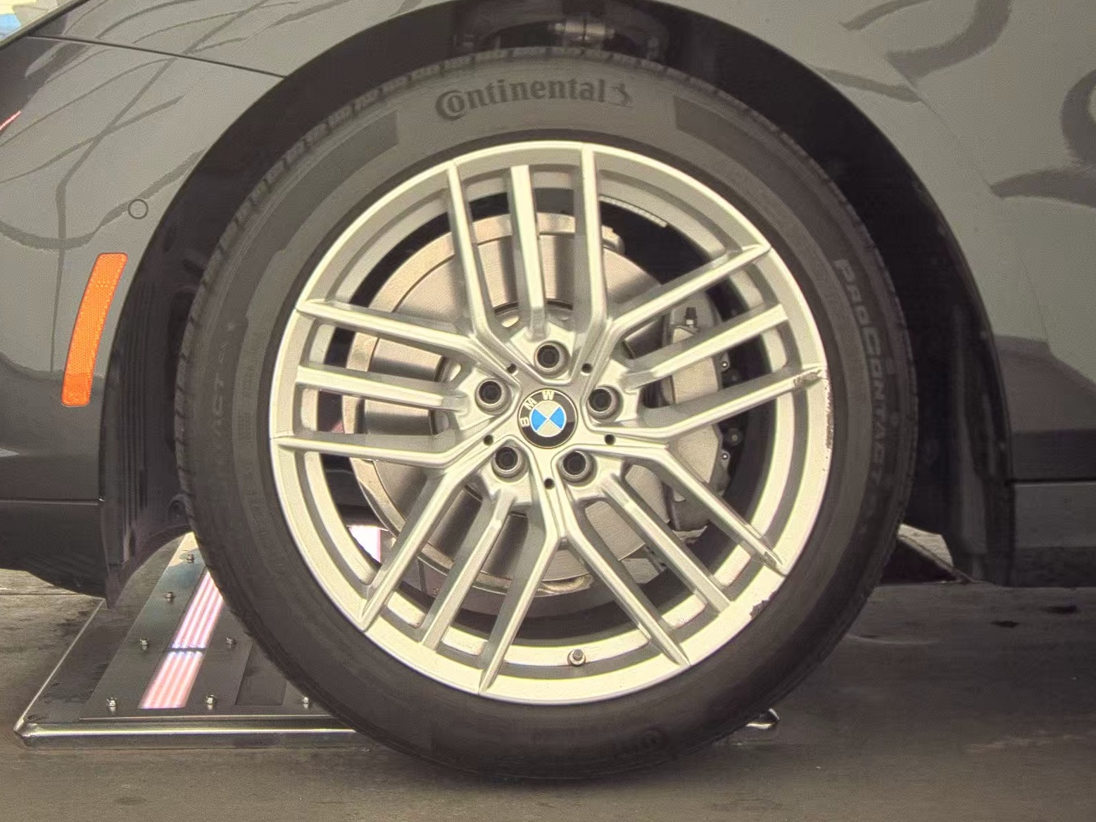 2025 BMW 5 Series 530i RWD