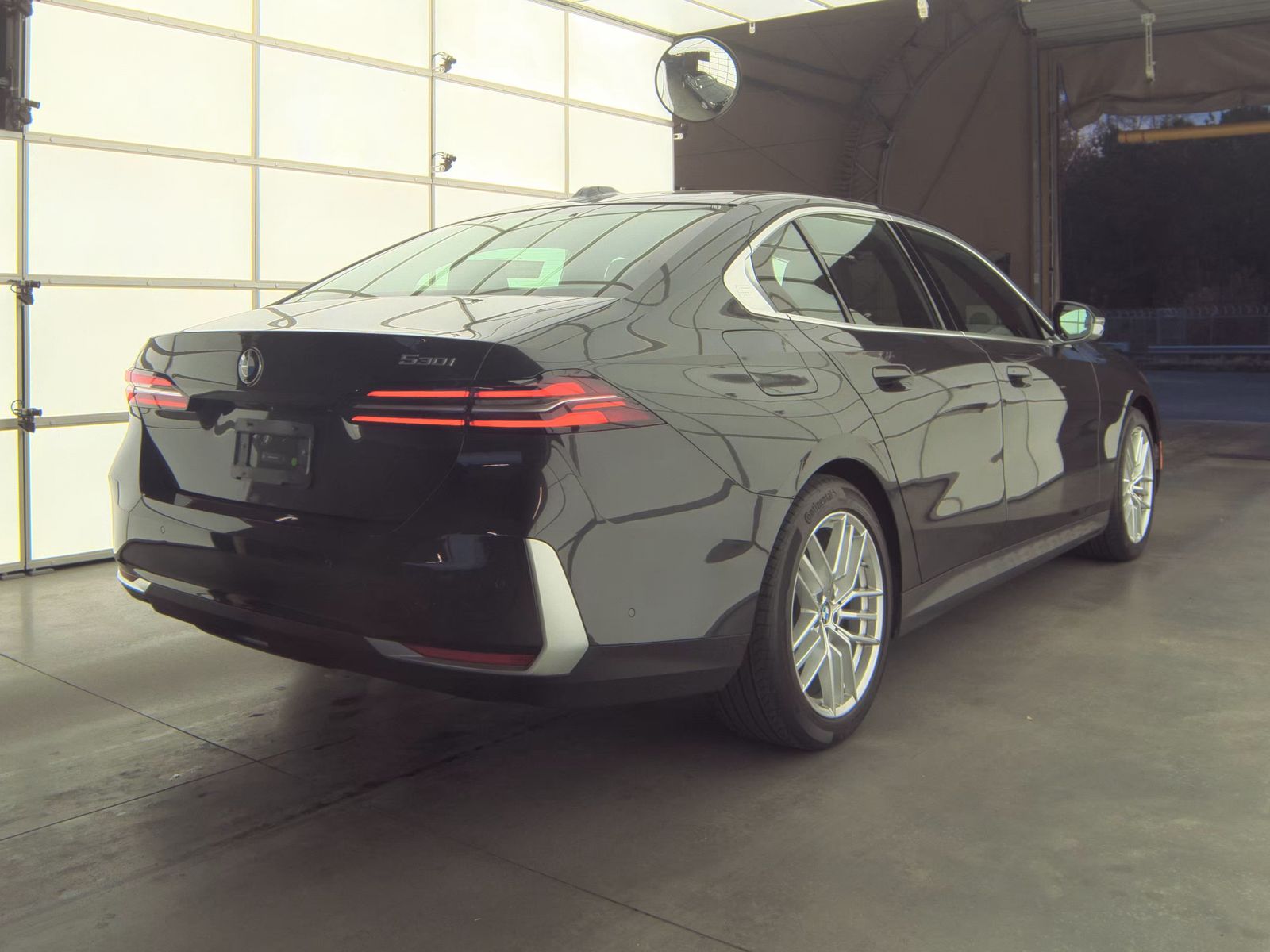 2025 BMW 5 Series 530i RWD