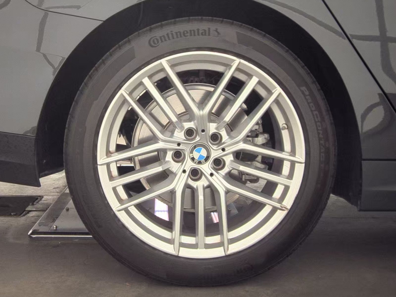 2025 BMW 5 Series 530i RWD