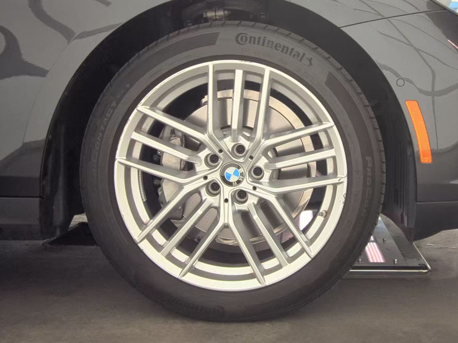 2025 BMW 5 Series 530i RWD