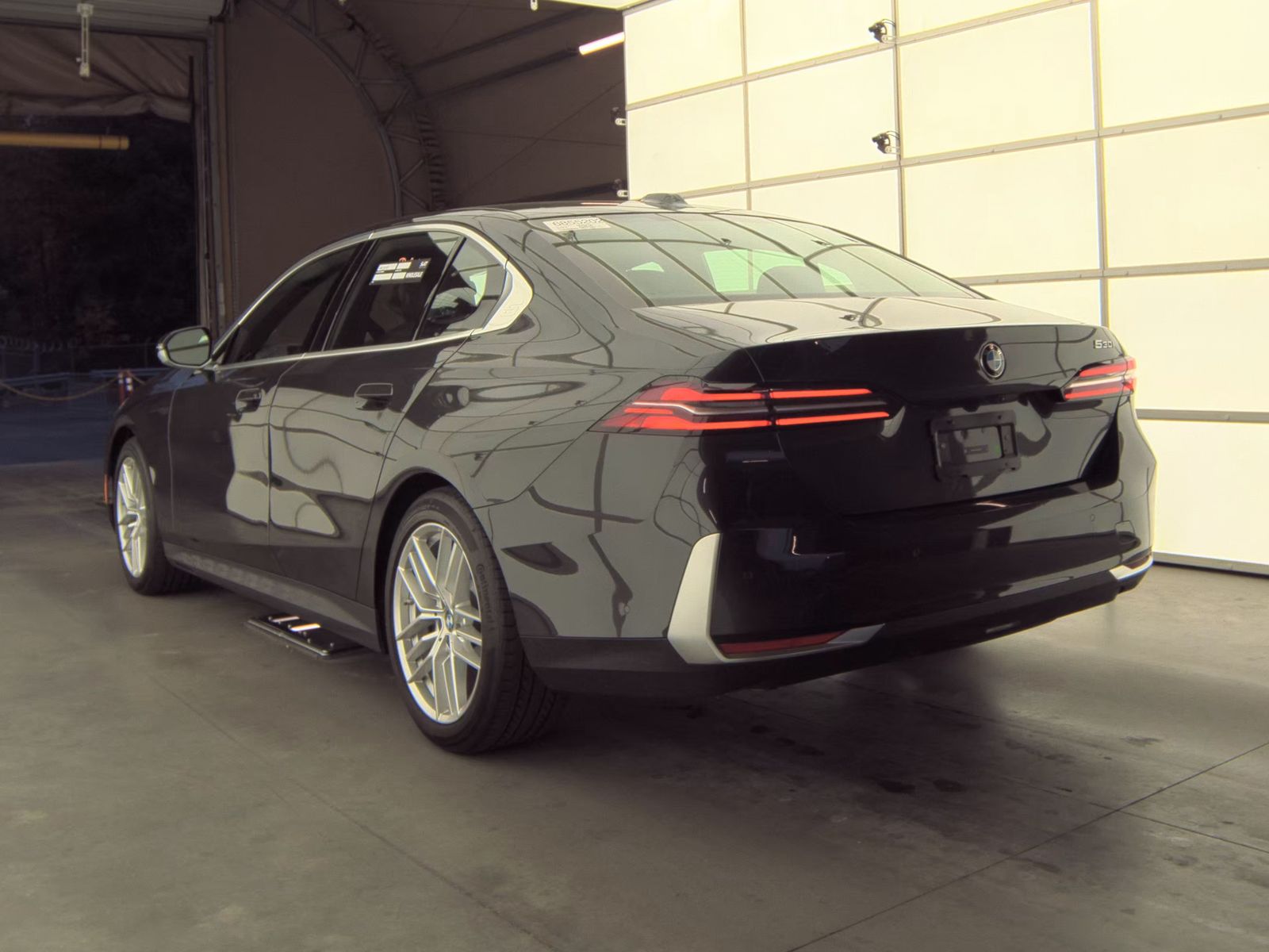 2025 BMW 5 Series 530i RWD
