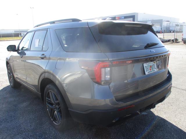 2025 Ford Explorer ST-Line AWD