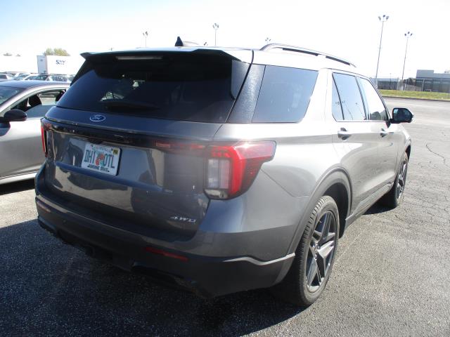 2025 Ford Explorer ST-Line AWD