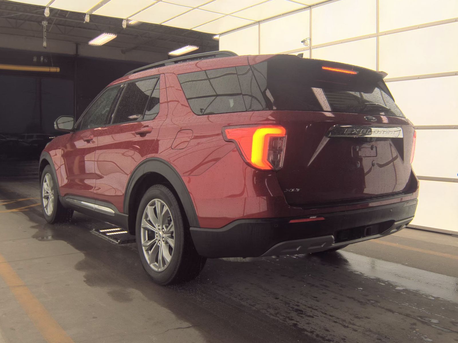 2023 Ford Explorer XLT RWD