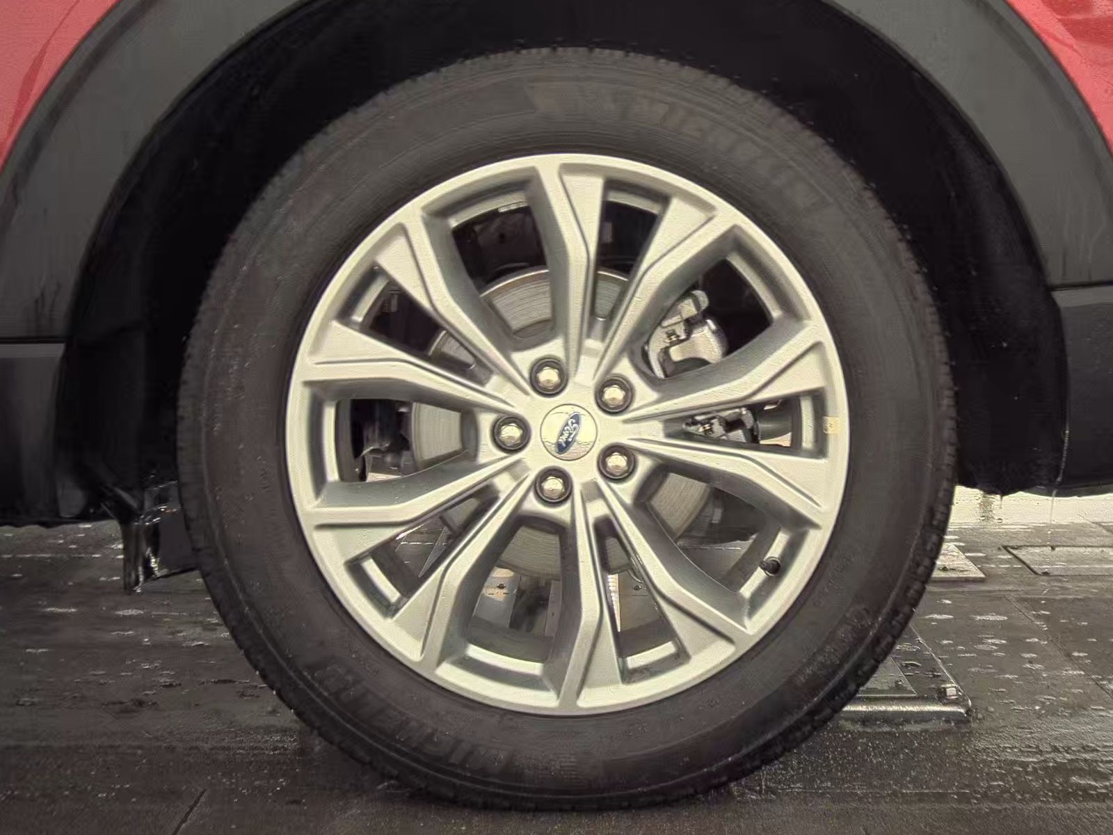 2023 Ford Explorer XLT RWD