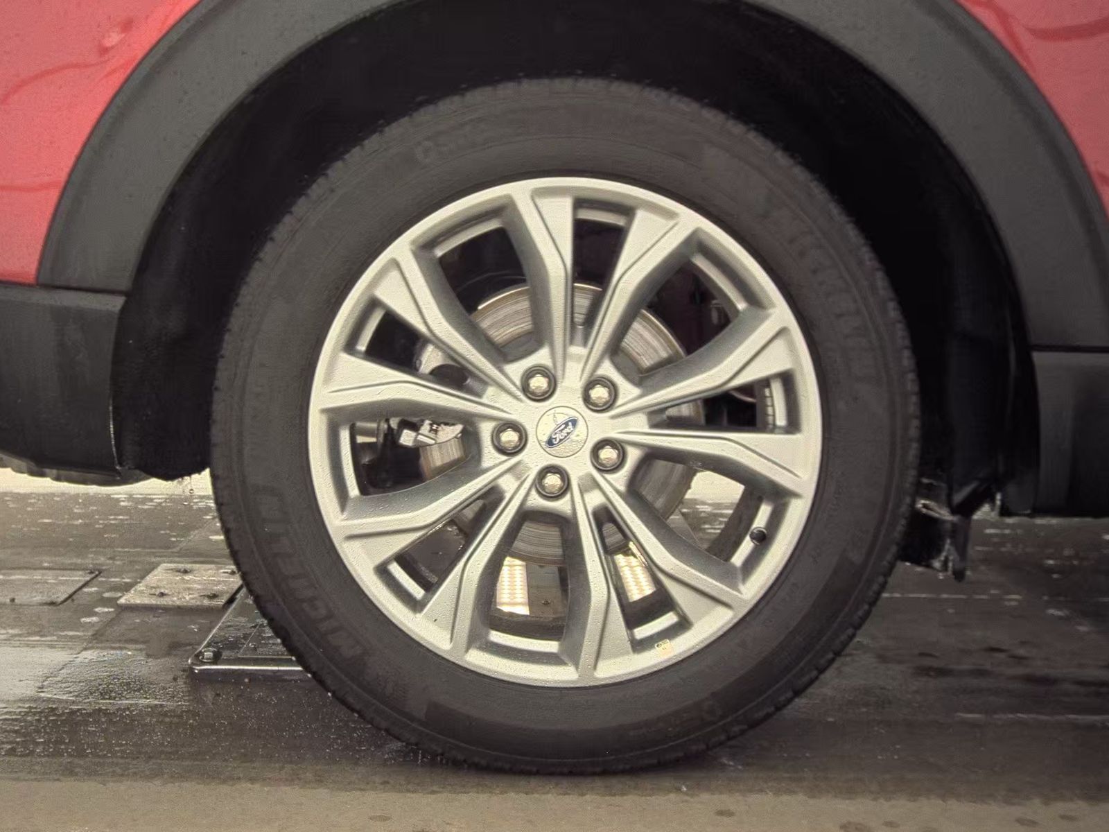 2023 Ford Explorer XLT RWD