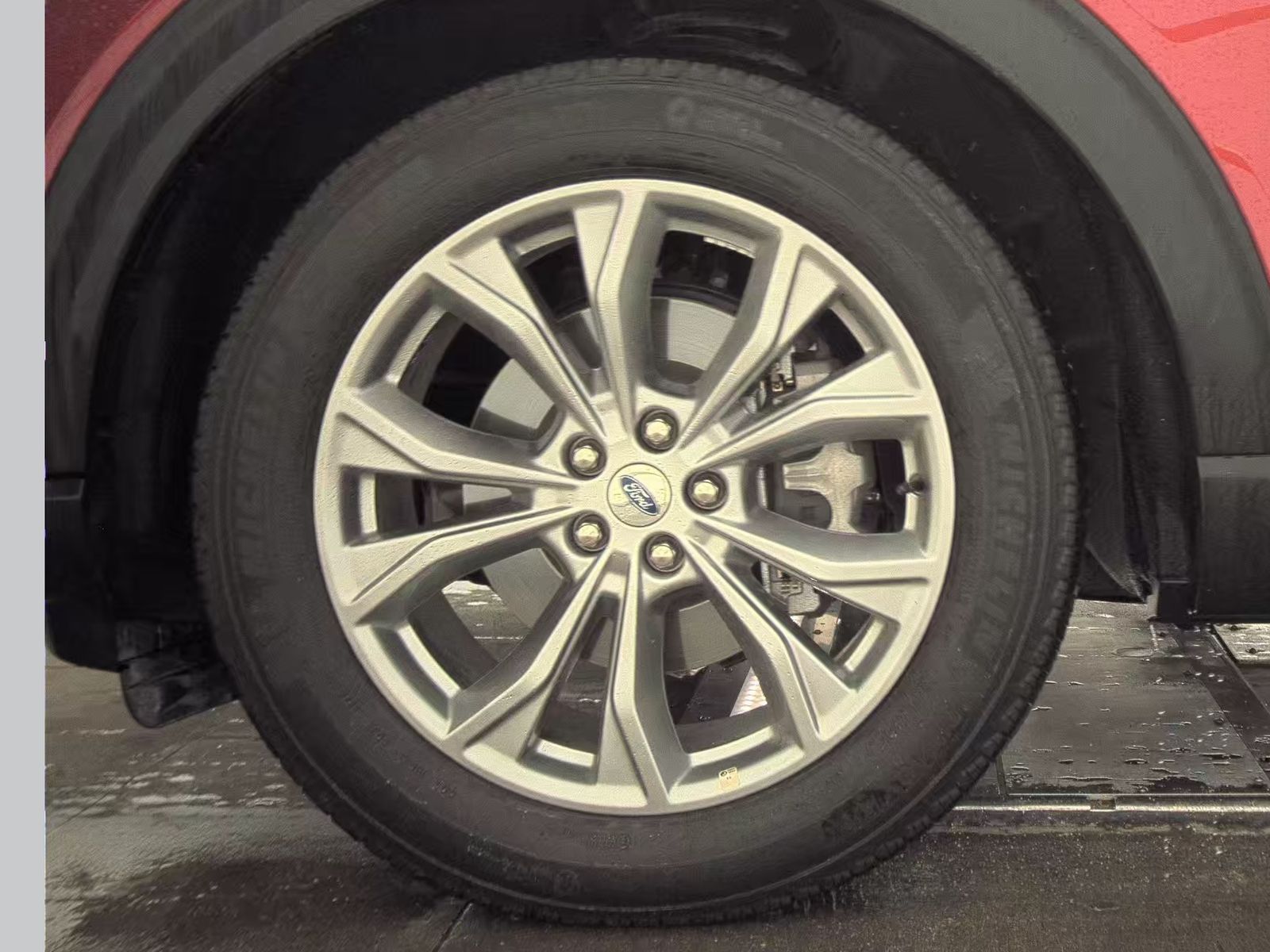 2023 Ford Explorer XLT RWD