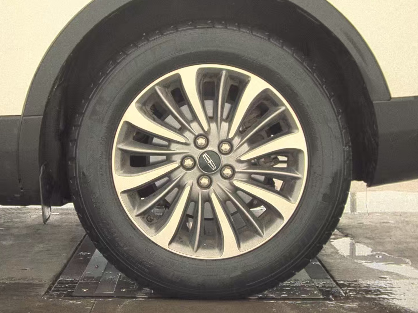 2023 Lincoln Nautilus Standard FWD