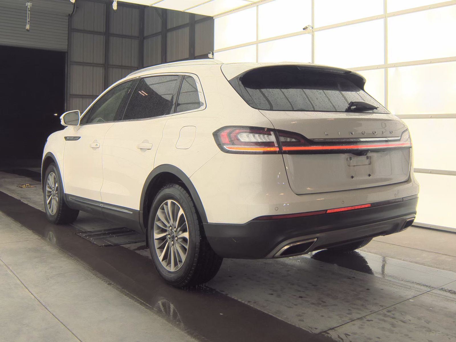 2023 Lincoln Nautilus Standard FWD