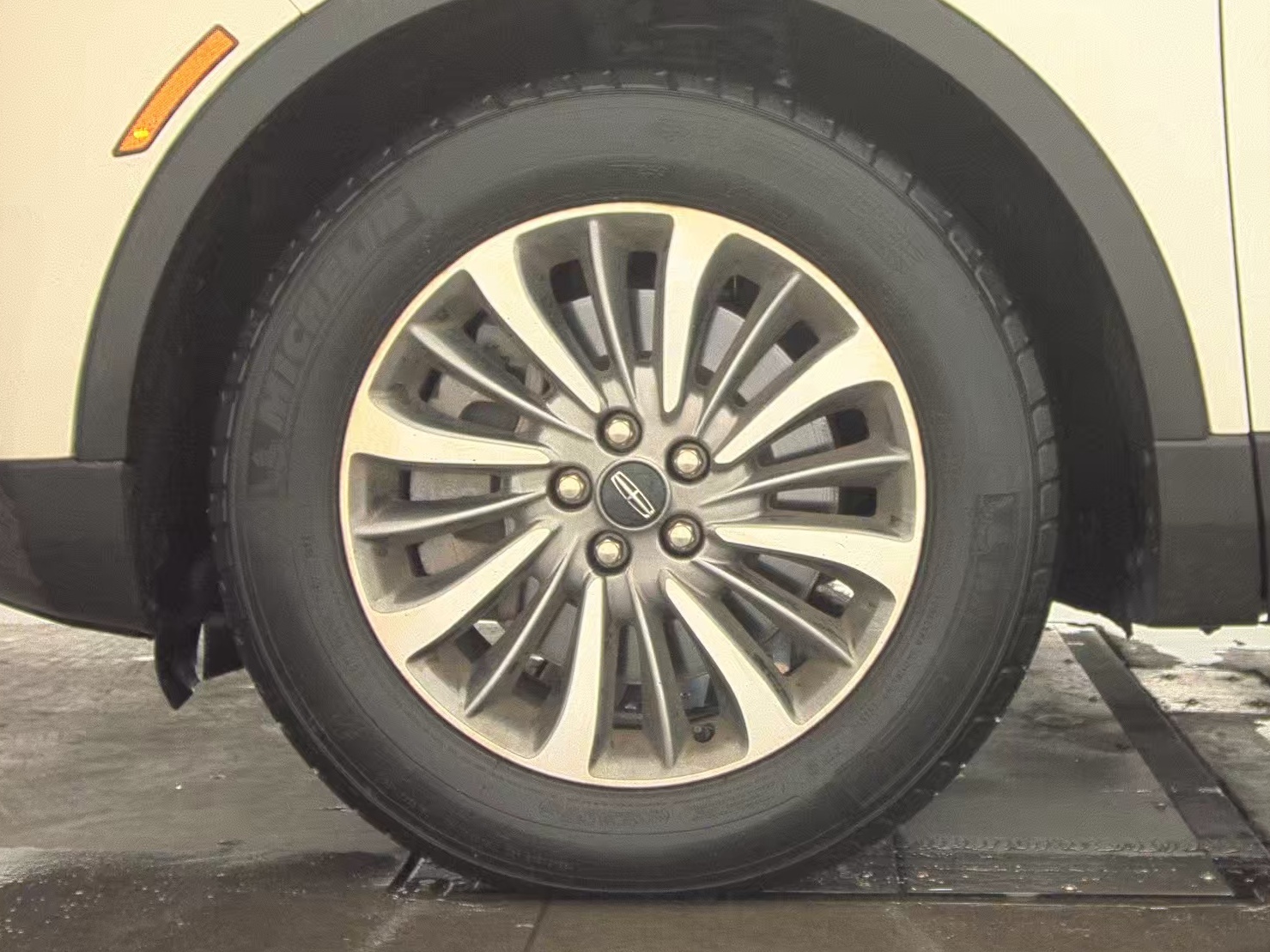 2023 Lincoln Nautilus Standard FWD