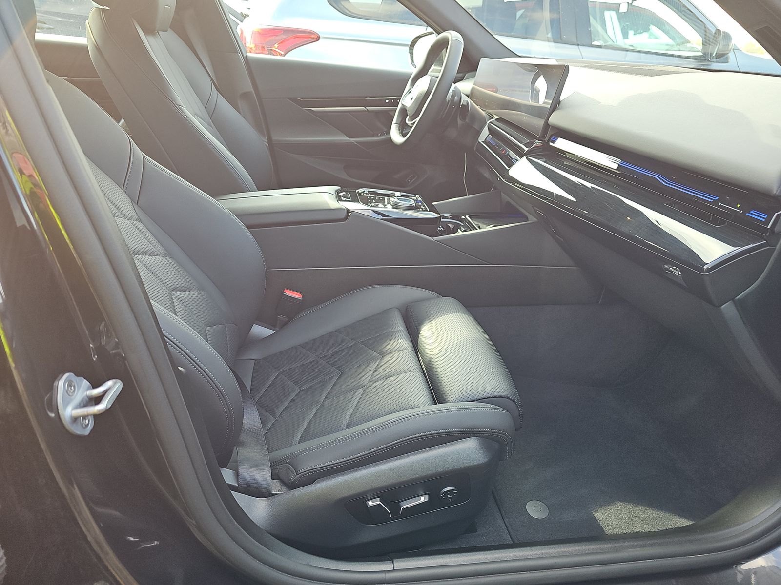 2025 BMW 5 Series 530i xDrive AWD