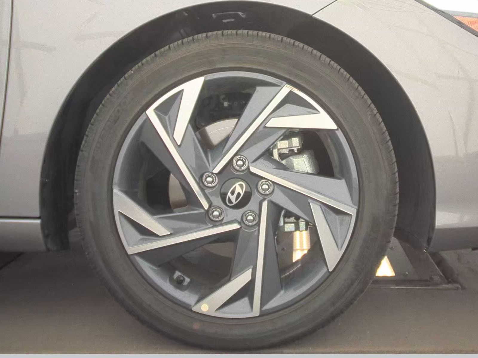 2025 Hyundai Elantra Hybrid Limited FWD