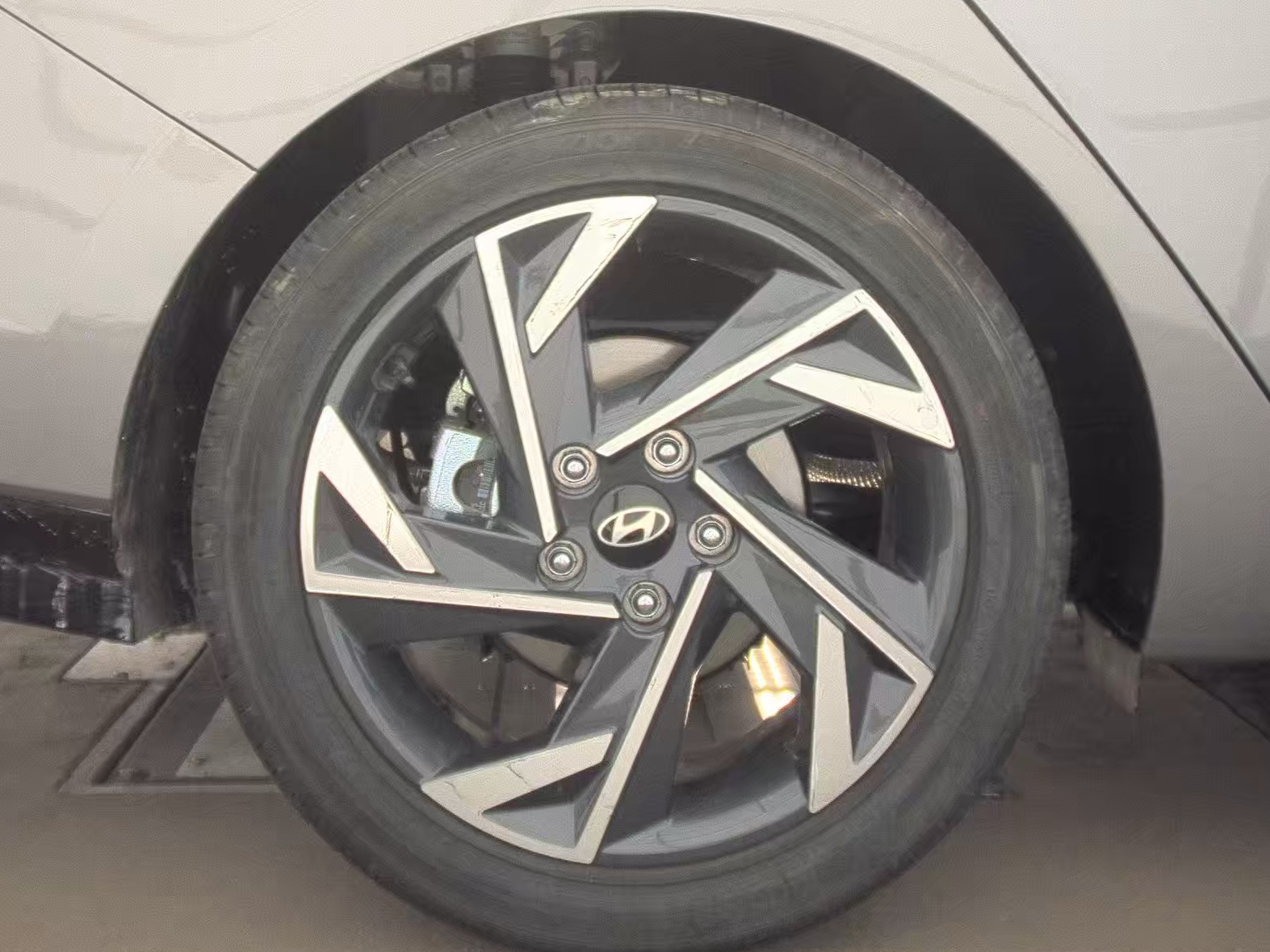 2025 Hyundai Elantra Hybrid Limited FWD