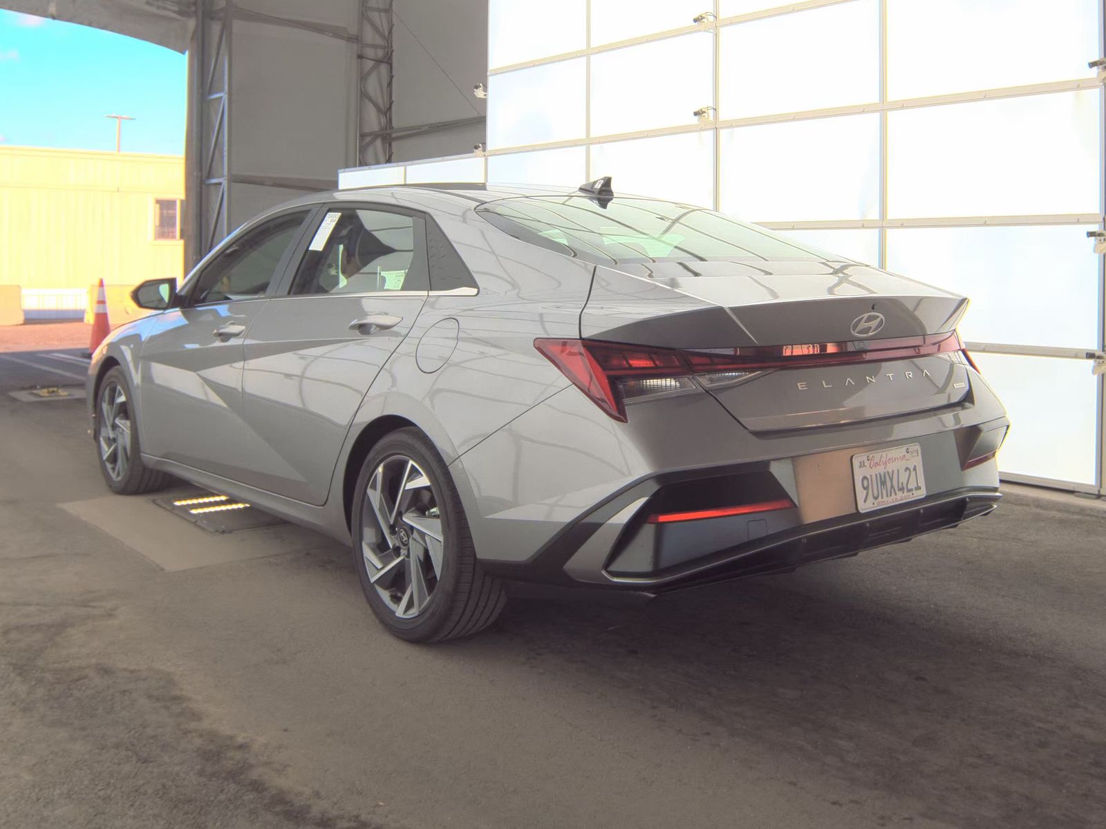 2025 Hyundai Elantra Hybrid Limited FWD