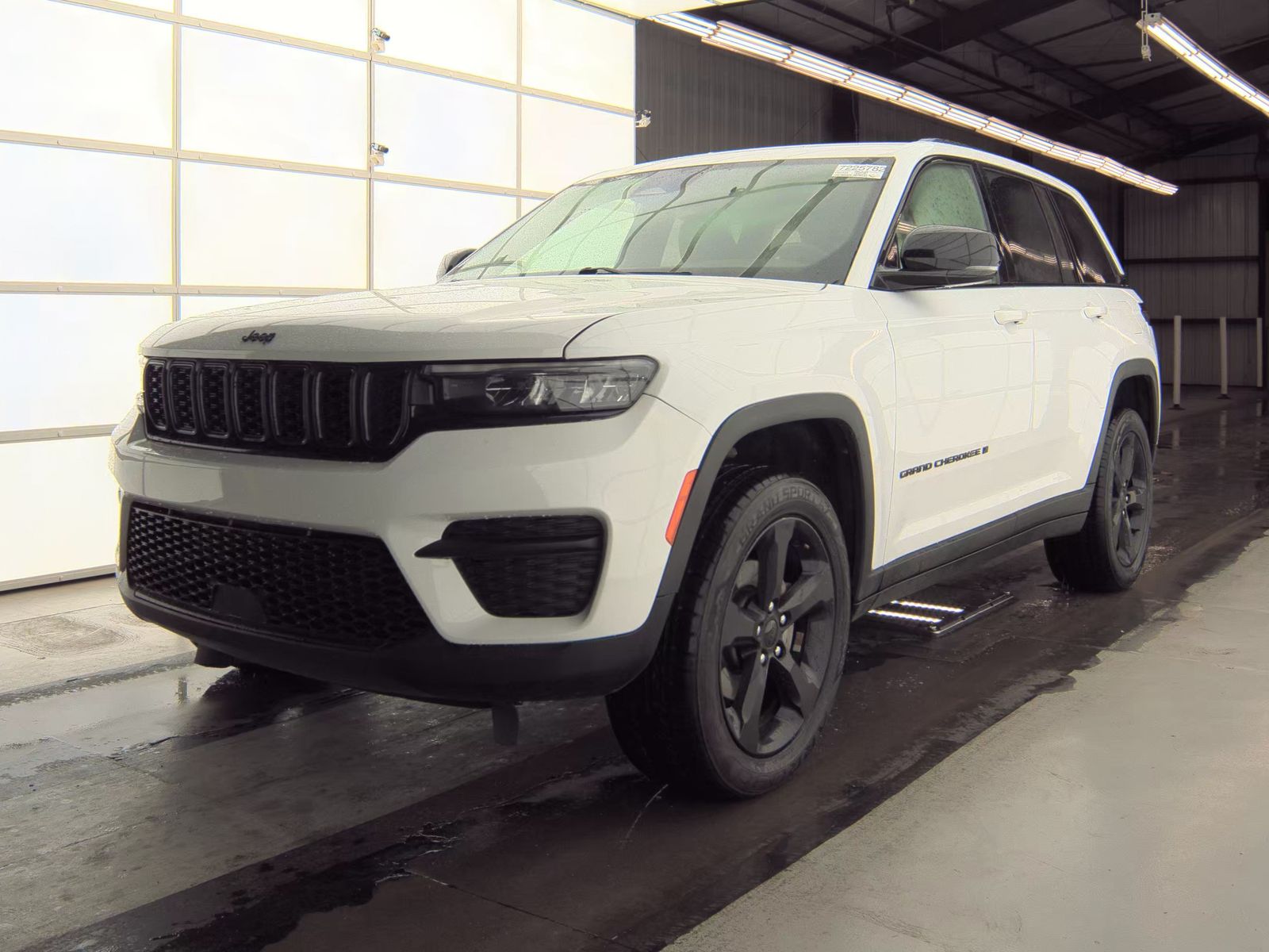 2022 Jeep Grand Cherokee Altitude AWD