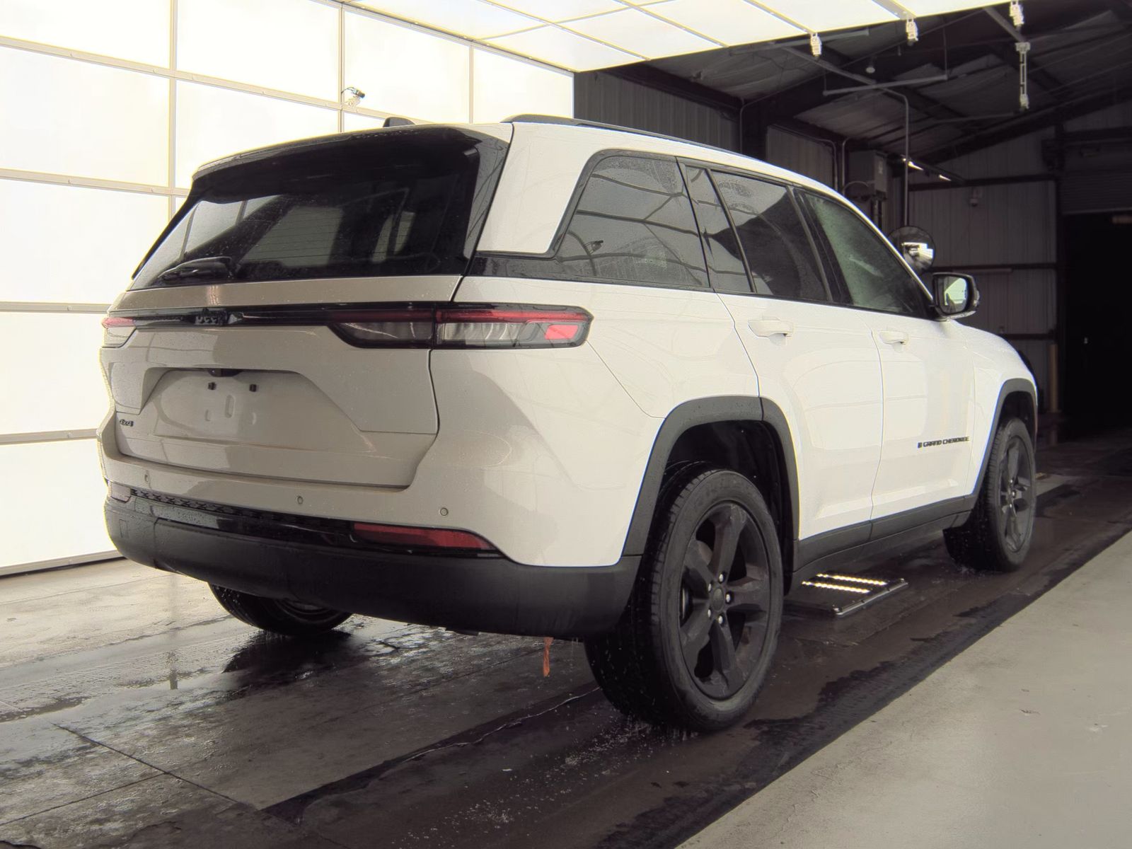 2022 Jeep Grand Cherokee Altitude AWD