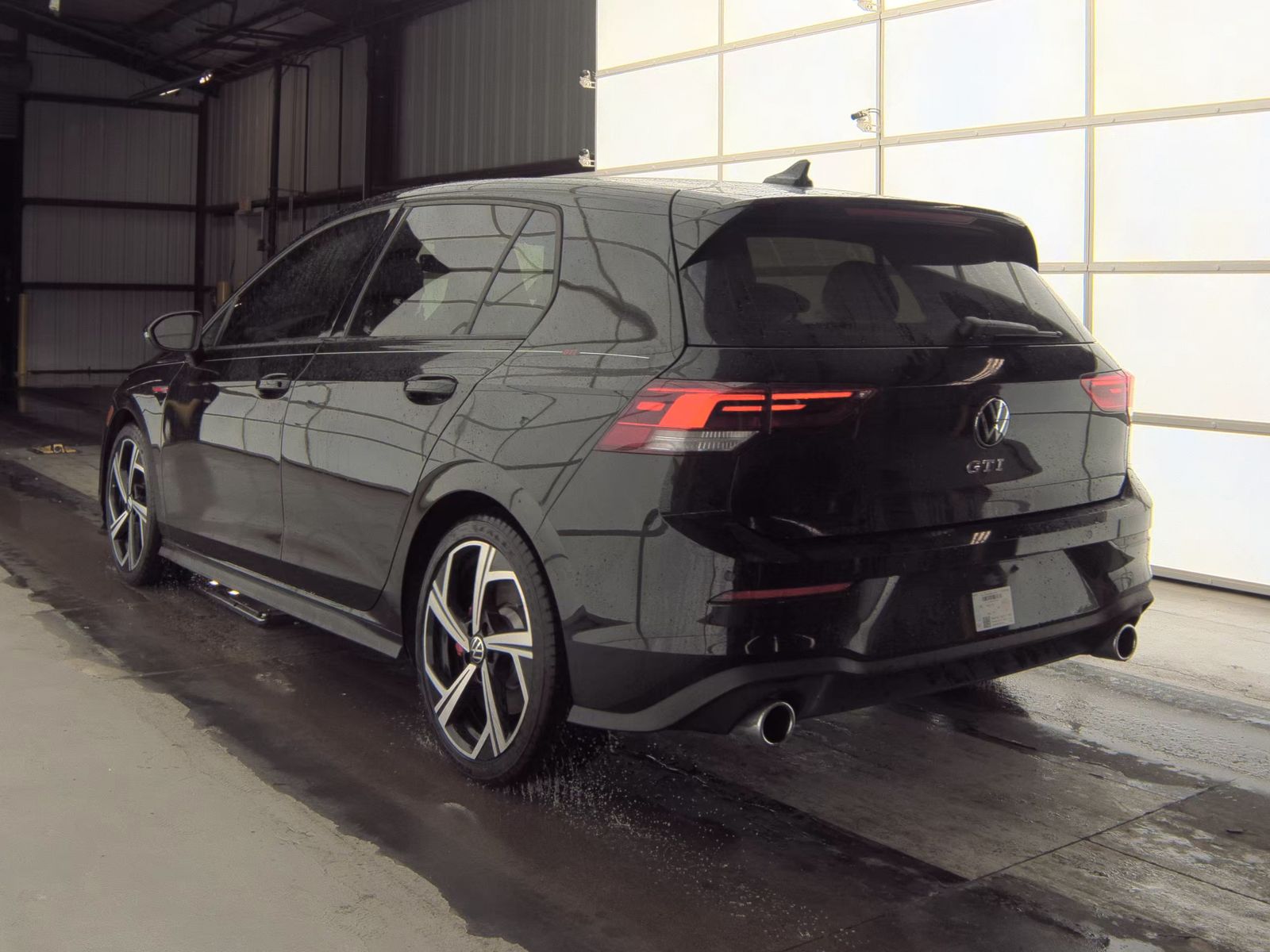 2024 Volkswagen Golf GTI 2.0T SE FWD