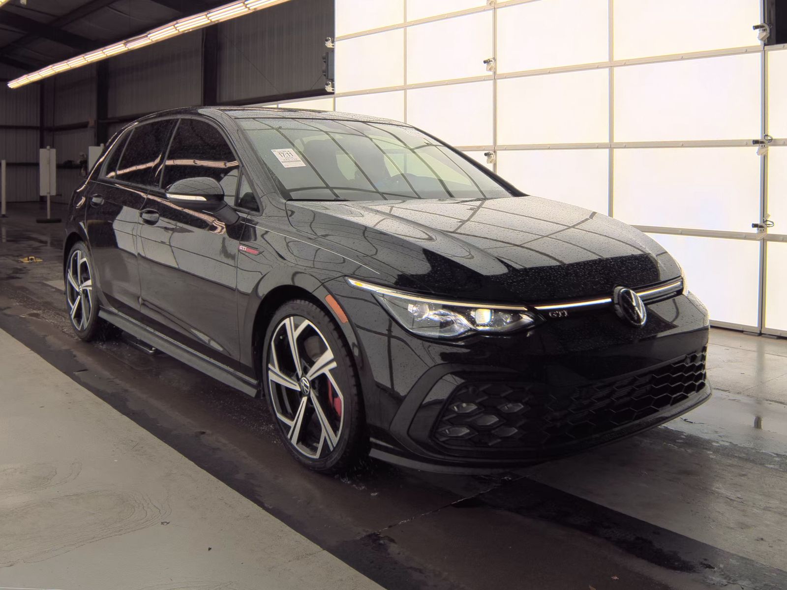 2024 Volkswagen Golf GTI 2.0T SE FWD