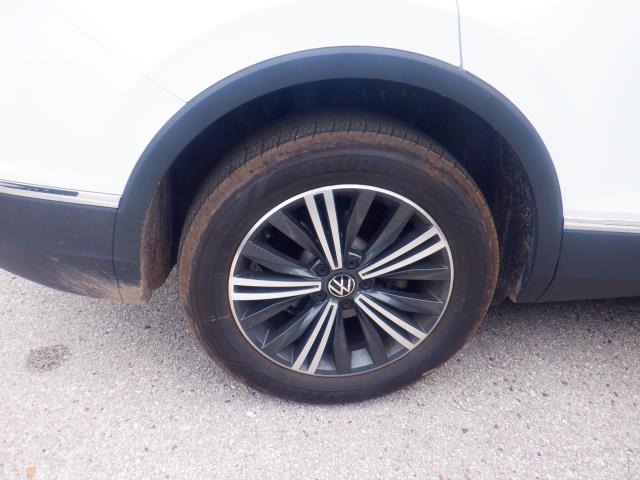 2024 Volkswagen Tiguan 2.0T SE FWD