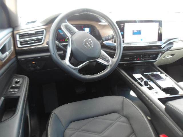 2025 Volkswagen Atlas 2.0T SE FWD