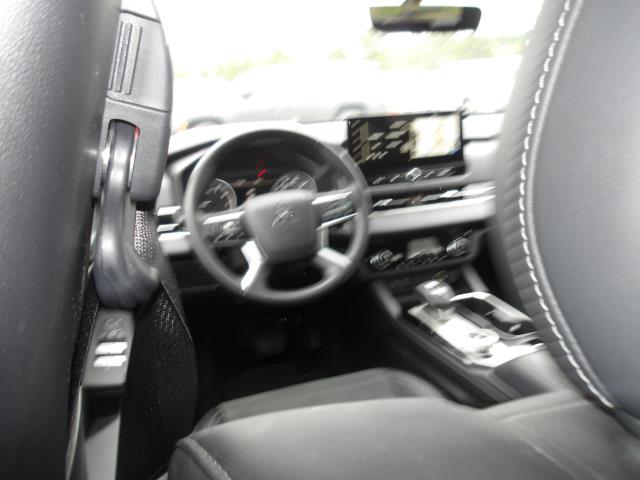 2025 Mitsubishi Outlander SE FWD