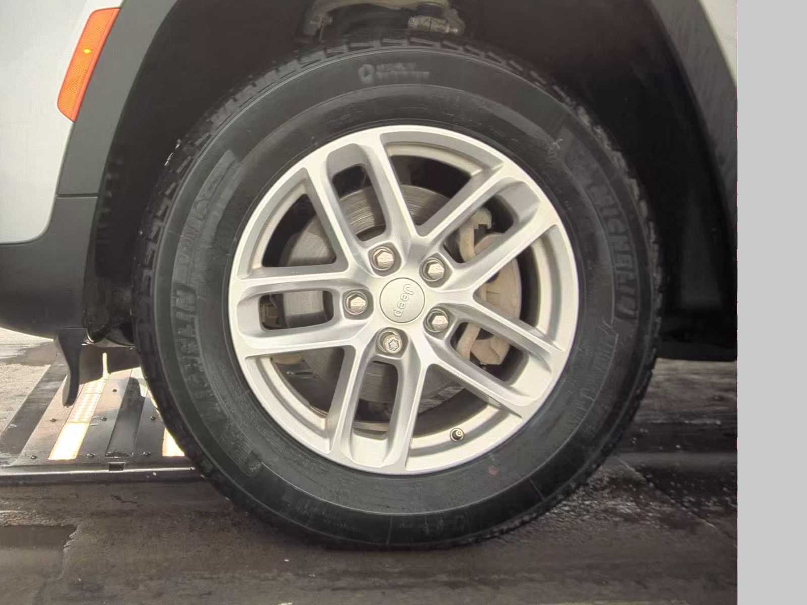 2023 Jeep Grand Cherokee Laredo AWD